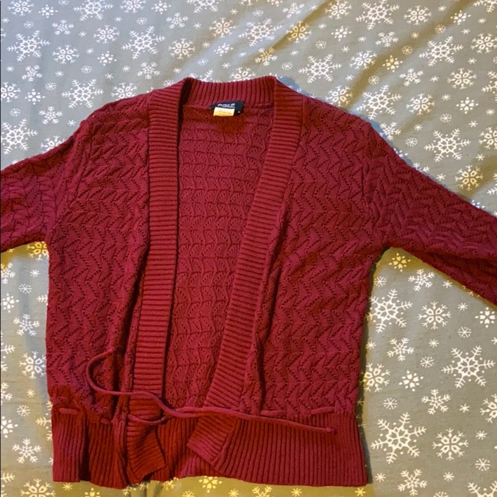 Burgundy Knitted Cardigan With a Drawstring.
